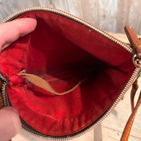 Rare Dooney And Bourke Tropical Crossbody Purse - Picture 6 of 6